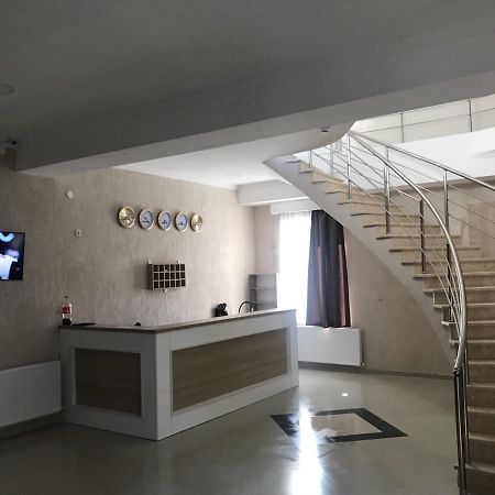 Kmg Hotel Khashuri Екстериор снимка