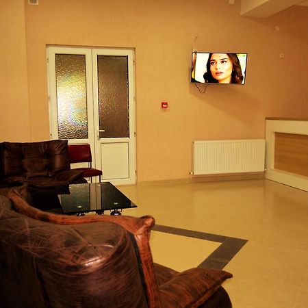 Kmg Hotel Khashuri Екстериор снимка
