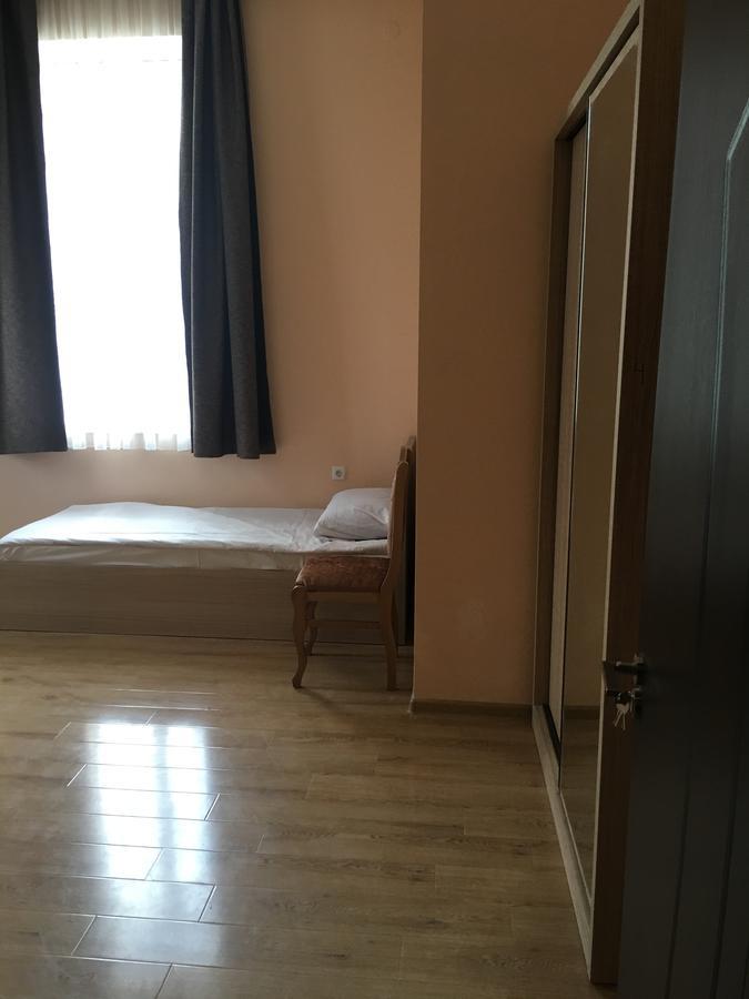 Kmg Hotel Khashuri Екстериор снимка