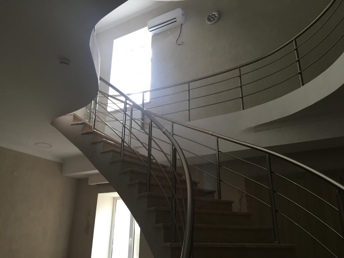 Kmg Hotel Khashuri Екстериор снимка