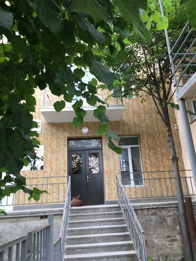 Kmg Hotel Khashuri Екстериор снимка