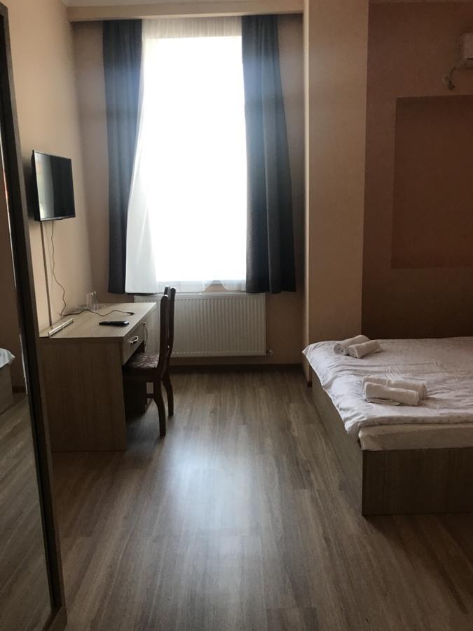 Kmg Hotel Khashuri Екстериор снимка