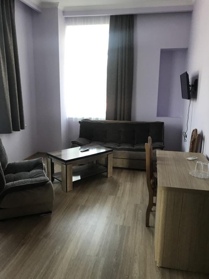 Kmg Hotel Khashuri Екстериор снимка