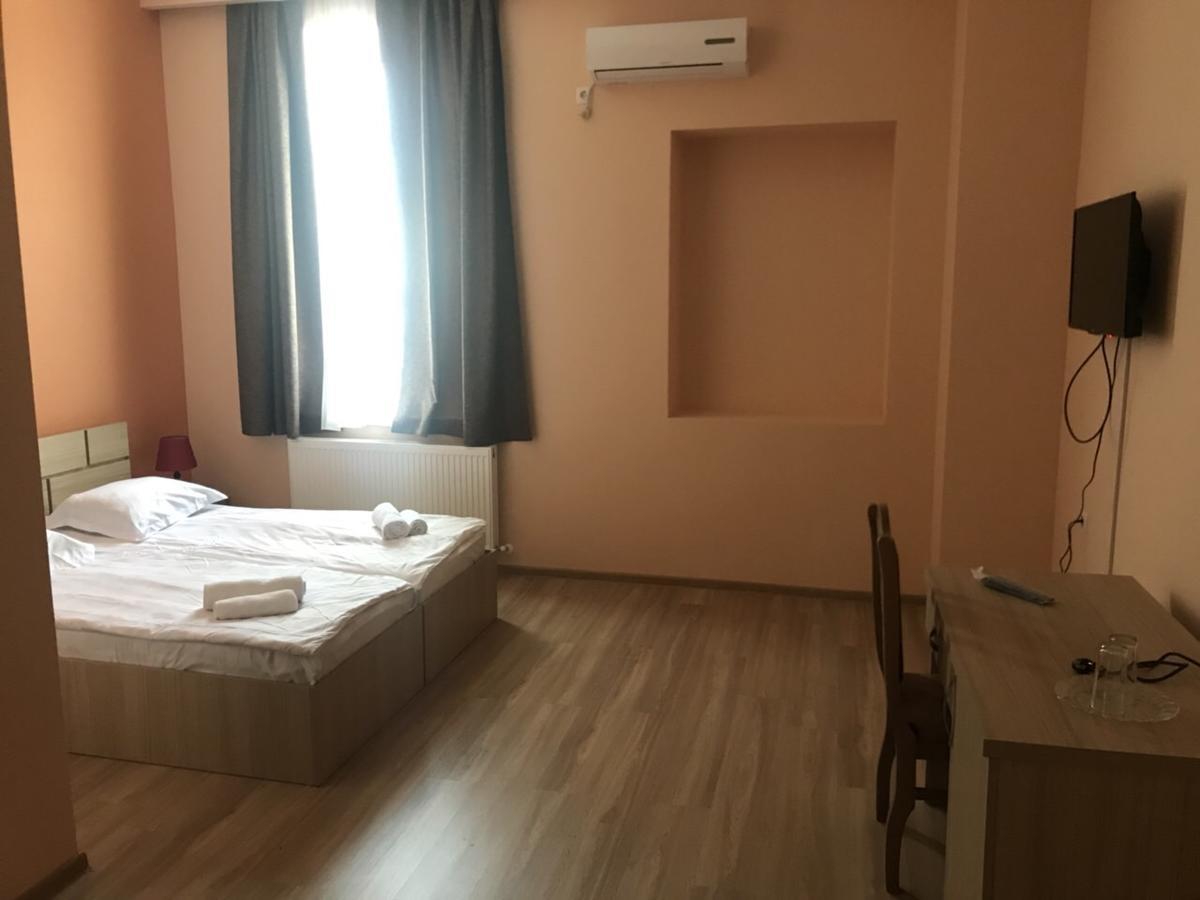 Kmg Hotel Khashuri Екстериор снимка
