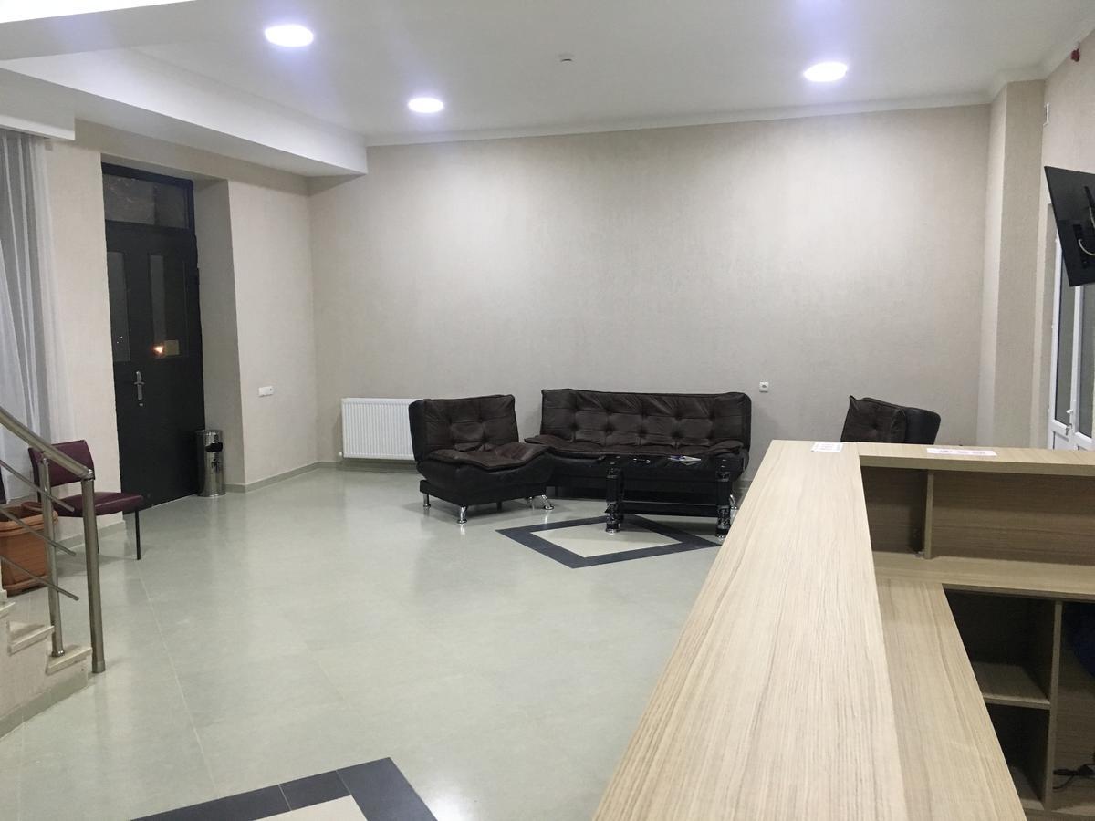 Kmg Hotel Khashuri Екстериор снимка