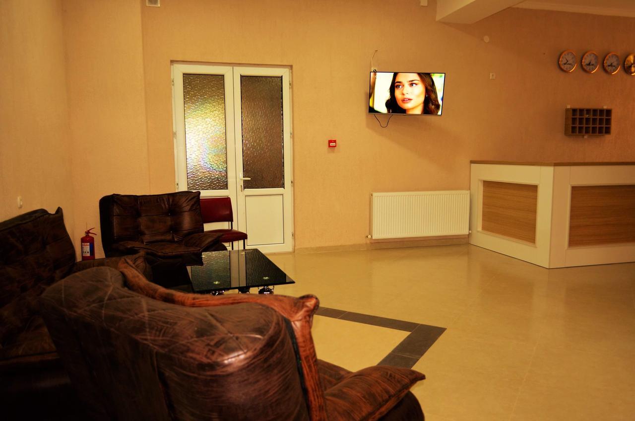 Kmg Hotel Khashuri Екстериор снимка