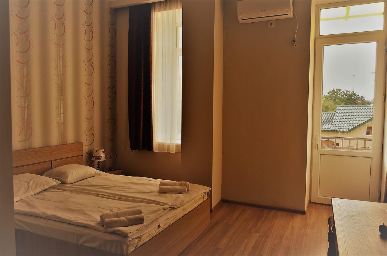 Kmg Hotel Khashuri Екстериор снимка